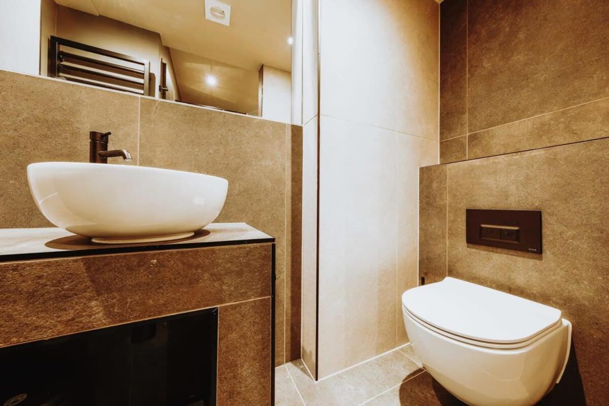 Clifton 32 - Garden Flat With Hot Tub - Hopewell Apartment Bristol Bagian luar foto
