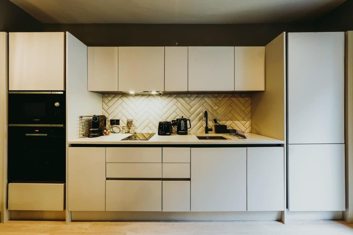 Clifton 32 - Garden Flat With Hot Tub - Hopewell Apartment Bristol Bagian luar foto